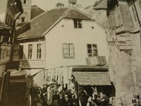 Pod zidom 1910. godine A.jpg